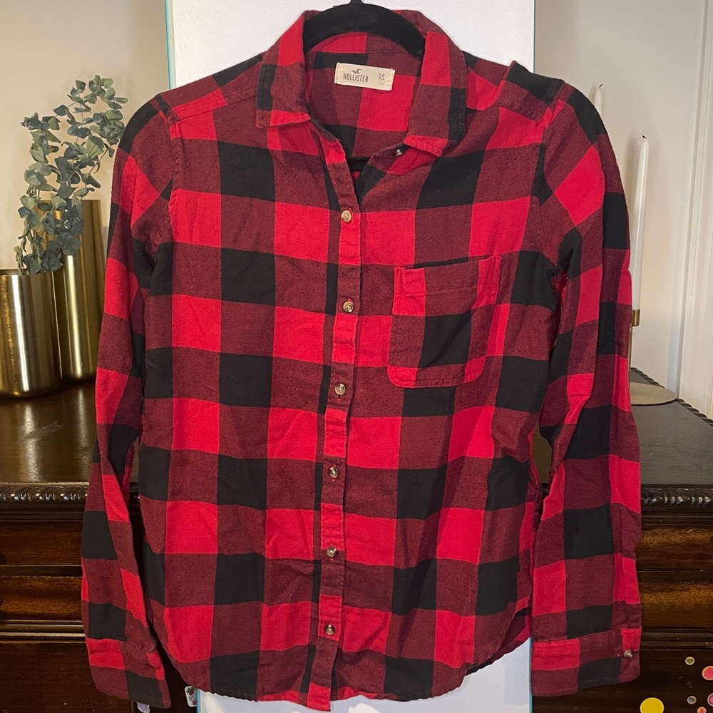 XS Hollister buffalo check red/black flannel. super soft and perfect for winter!